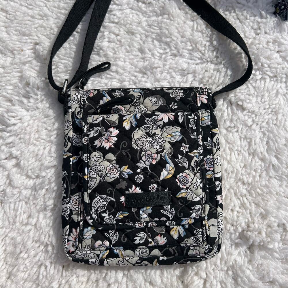 ☆  Vera Bradley Black Floral Crossbody (3A- DM)